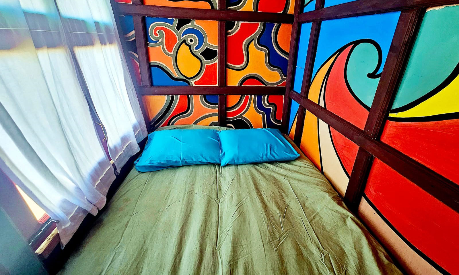 Jadukata Colourful Waterstay
